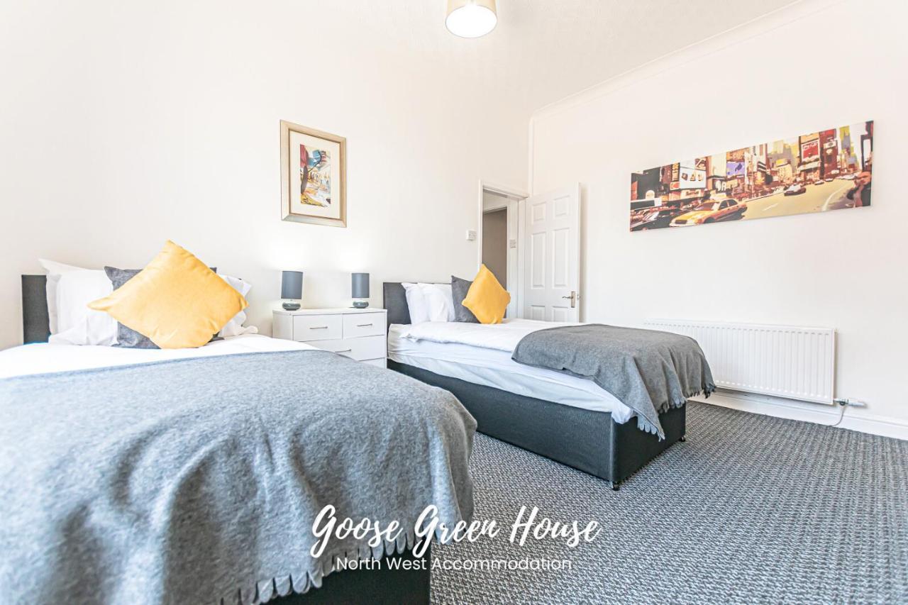 Modern 3Br House In Ince Ideal For Contractors & Long Stays Wigan Esterno foto