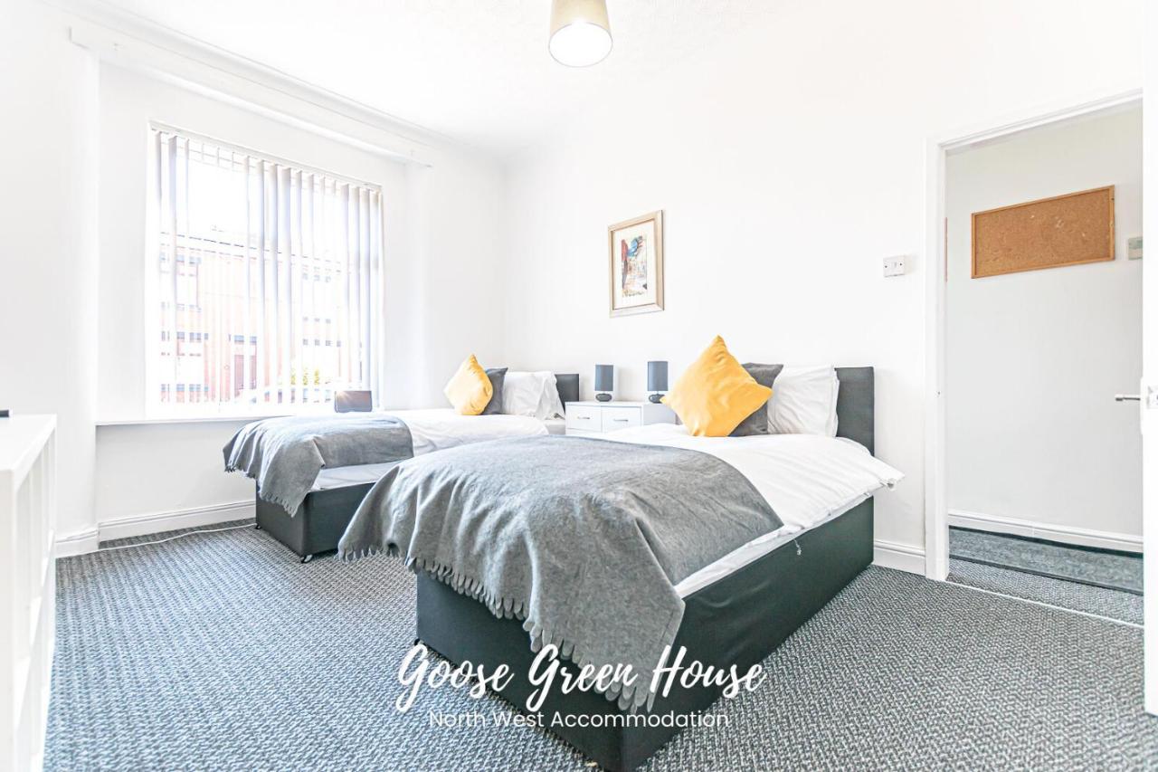 Modern 3Br House In Ince Ideal For Contractors & Long Stays Wigan Esterno foto