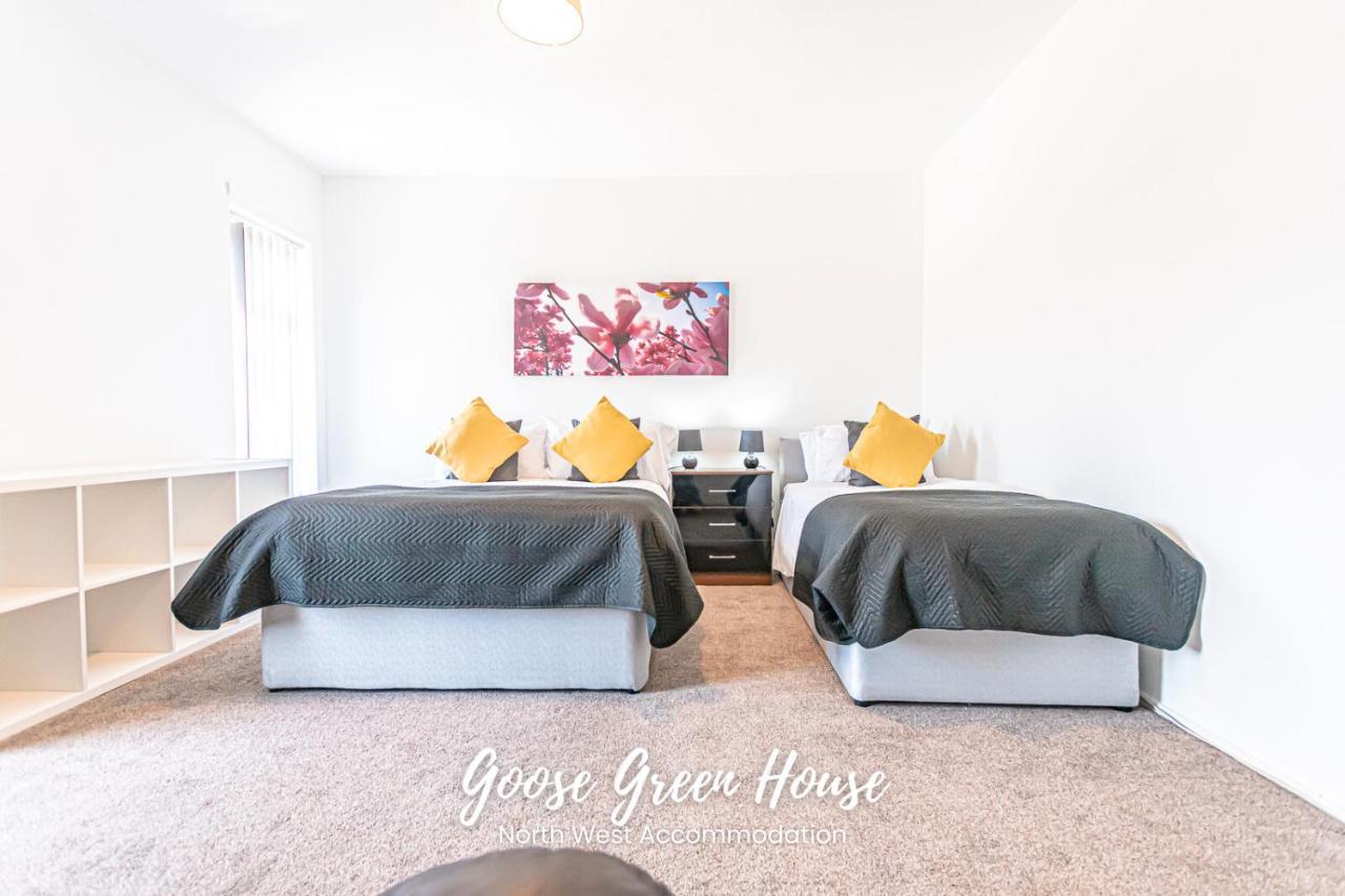 Modern 3Br House In Ince Ideal For Contractors & Long Stays Wigan Esterno foto