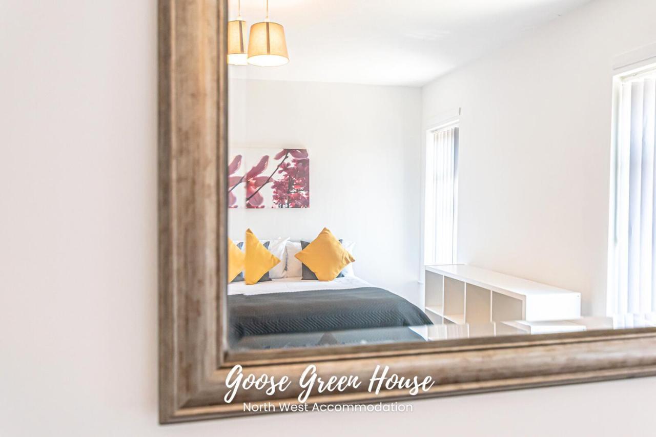 Modern 3Br House In Ince Ideal For Contractors & Long Stays Wigan Esterno foto