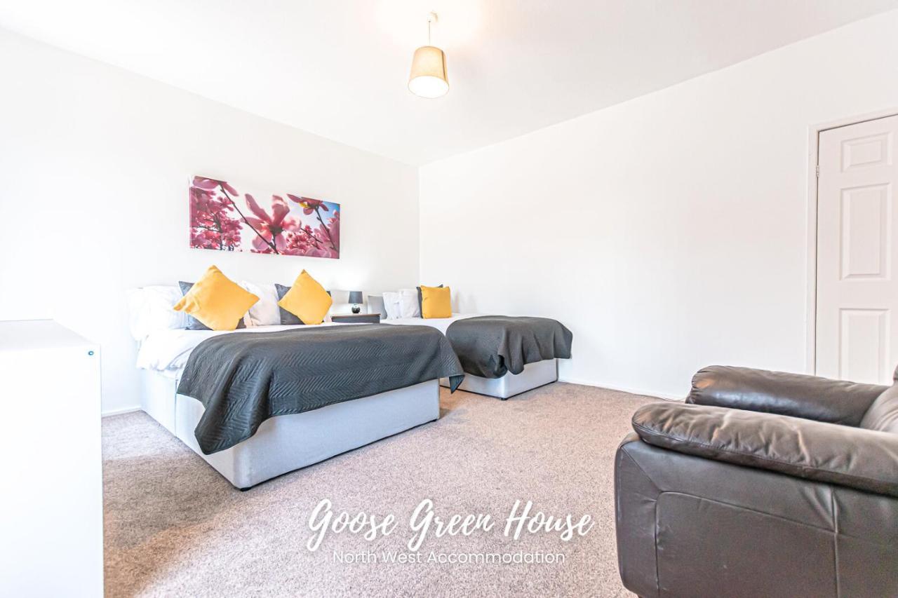Modern 3Br House In Ince Ideal For Contractors & Long Stays Wigan Esterno foto