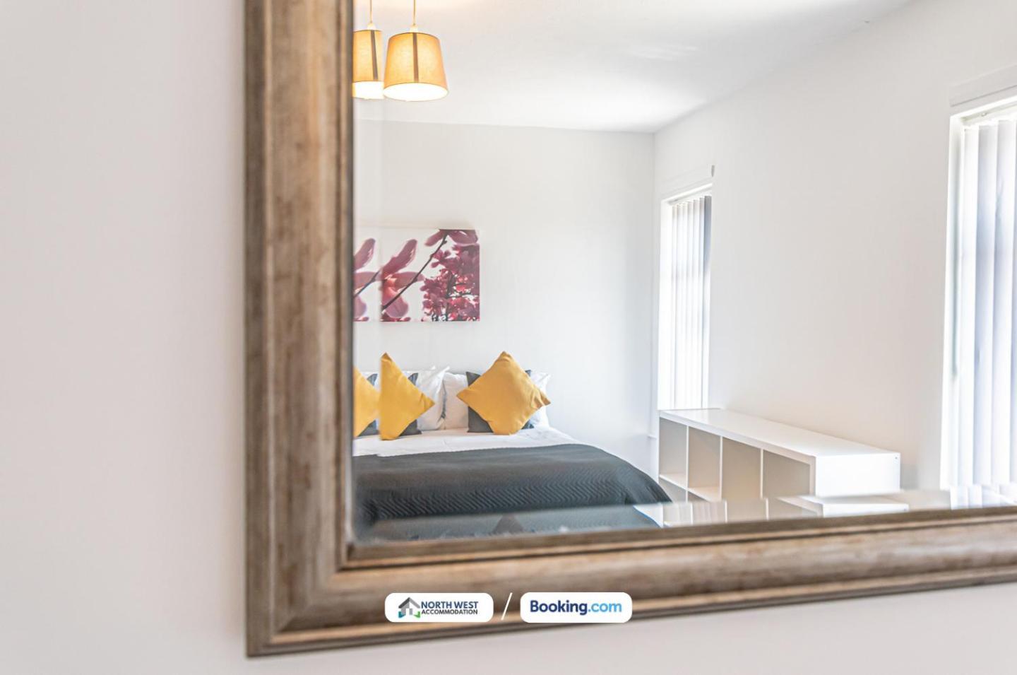 Modern 3Br House In Ince Ideal For Contractors & Long Stays Wigan Esterno foto