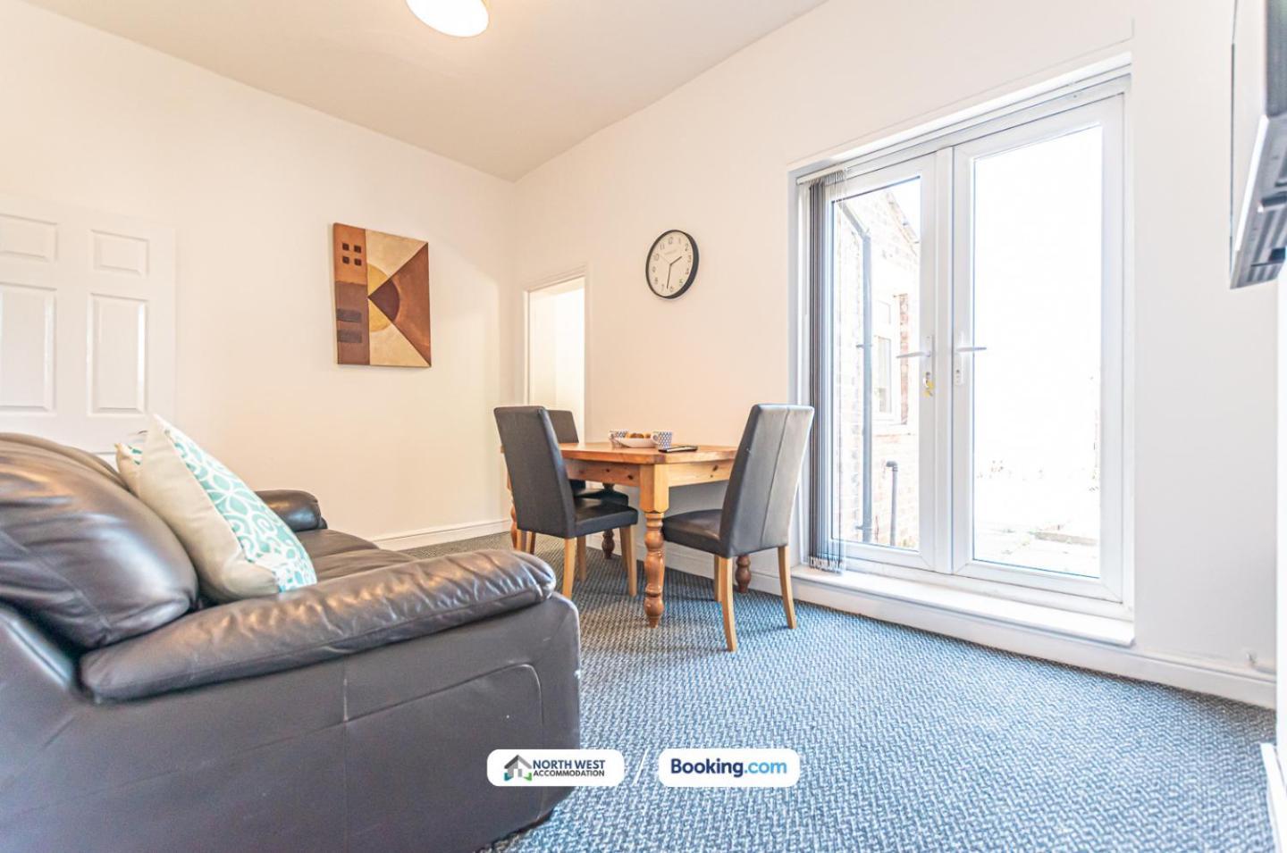 Modern 3Br House In Ince Ideal For Contractors & Long Stays Wigan Esterno foto
