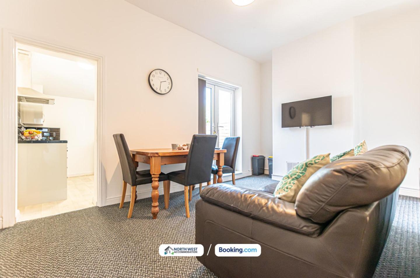 Modern 3Br House In Ince Ideal For Contractors & Long Stays Wigan Esterno foto